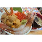 わがまま丼🦐
好きな食材を数種類選べて幸せ！
朝一、空港から直行しました✈️