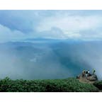 日本百名山・谷川岳へ🥾

群馬と新潟の県境に位置していて、美しい高山植物や紅葉の名所としても有名🍁

登った日は生憎のお天気でしたが、晴れていればトマの耳・オキの耳の両ピークから遮るもののない絶景を楽しめますよ♪