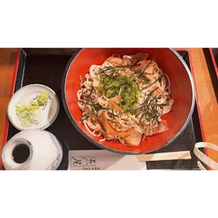 野沢菜そば
しそ風味の野沢菜で美味しかった