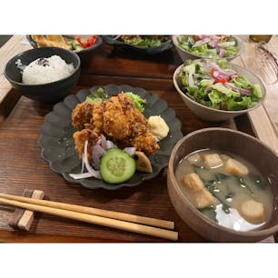 mish mash 

夜ご飯に定食が食べたいなぁと思い、こちらのお店へ。

階段が急で少し怖かったのですが、落ち着いた雰囲気のお店でした。

#宝塚#宝塚グルメ#兵庫#兵庫グルメ