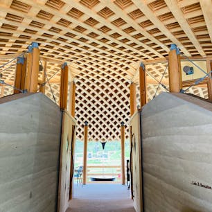 滋賀
メタセコイヤと馬の森

馬と一緒にカフェ休憩