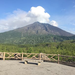 鹿児島の桜島
有村溶岩展望台

朝早くに行ったから、人居なくて快適！
