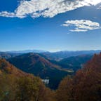 新潟松之山〜津南林道
遠くに苗場山