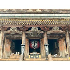 〈金峯山寺③蔵王山近景〉
蔵王堂は、木造古建築としては東大寺大仏殿に次ぐ規模。
近くから見ると迫力があります。