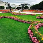 映画「サウンド・オブ・ミュージック」の
ドレミの歌のシーンで使われた庭園
パパゲーナの噴水が可愛い