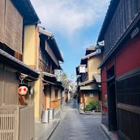 京都
先斗町

朝の先斗町はひっそりと