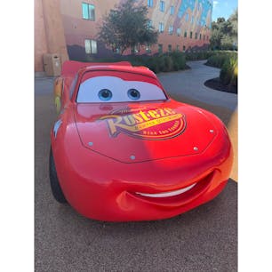 Disney's Art of Animation Resort

念願のカーズに宿泊🚗³₃
ファミリースイートだけあってトイレもシャワーも2つずつ🚿

カーズ リトルマーメイド ニモ ライオンキングの棟があり、ホテル巡りだけでも楽しい♡

#アメリカ