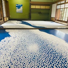 香川　宇多津町
三角邸

塩で描かれたアートと
出会いました

瀬戸内国際芸術祭2025