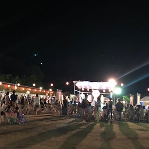 昼神温泉　朝市広場で夏祭り（長野）

長野県は阿智村にある昼神温泉街には中心に朝市広場があり、そこでは毎年8月お盆の前後5日間で、夏祭りが開催されます。
屋台あり、盆踊りあり、打ち上げ花火あり、足湯あり、和太鼓や手持ち花火コーナーもあるなど、色々盛りだくさん！