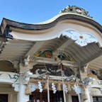 202512
佐賀 武雄
武雄神社
真っ先に目を惹いたのが、真っ白な社殿
あと、扇に日の丸の神紋
青い空に映えてとても綺麗でした
おみくじの傘は、運が開くように だそうです
なるほど!
この日は七五三参りの方たちでごったがえしていました
着物を着て走りまわる子供たちがとても可愛かったです