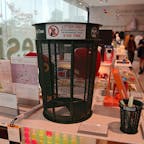 MoMA デザインストア表参道 / Tokyo
ニューヨークに関連するアイテム満載の雑貨屋さん。ニューヨーク市衛生局の公式ゴミ箱へのオマージュを捧げるペンホルダーや、ニューヨークへの愛をさりげなくアピールできるネイルシールなどなど。クリスマスのプレゼント探しにおすすめです♪
#tokyo #tokyosightseeing #momastorejapan #bluemoon