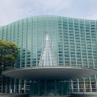 東京
国立新美術館

曲線美の美術館で
カフェ休憩

黒川紀章氏設計