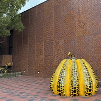 202512
福岡
福岡市美術館

古代エジプト展を見に行ってきました
まずは一階のカフェで大濠ドッグとコーヒーを
お腹もいっぱいになり、音声ガイドも借りて準備万端！
平日なのにかなり人は多かったですが
とても面白かったです

帰りに青いカバとメジェドを購入
可愛くて満足