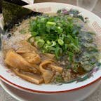 京都市　麺屋EDITION 京都本店

京阪電車の七条駅下車すぐにあるラーメン店。席はカウンターが中心で、2階席もあり。

京都でよく食べられる背脂醤油ラーメンが人気メニュー。醤油の味がストレートに感じられる、キレの良い味が特徴で、新鮮な九条ねぎ、京都ブランド豚のチャーシューが多めに盛り付けられているのがうれしい。