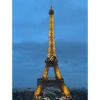 Parisエッフェル塔の日没直後のライトアップ
2025冬