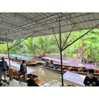 ダムヌン・サドゥアック水上マーケット
念願の水上マーケット🚣♂️
色んなお土産が売ってて見るだけでも十分楽しかった!
タイのお土産可愛すぎてぜんぶほしくなる🐘