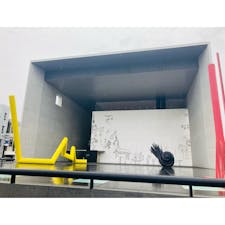 香川
丸亀市猪熊弦一郎現代美術館

丸亀駅前にある美術館

谷口吉生氏設計