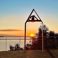 グランドメルキュール別府湾リゾート&スパから見る朝日

朝6時から温泉に入り、あがる頃には別府湾に朝日が昇ってきました。