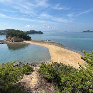 小豆島 エンジェルロード、
約束の丘展望台
2025.9.16（火）
干潮の時間を調べてから訪れてください。
道が細い方が綺麗みたいです