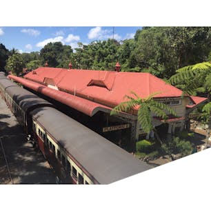 終点キュランダ駅
ケアンズから約2時間  
「世界の車窓から」みたいな風景でした