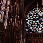 2018.10.7 サント・シャペル（フランス）
全面ステンドグラスのゴシック様式の建物です。息をのむ美しさでした。
ここは王様とその家族専用の教会だそうです。