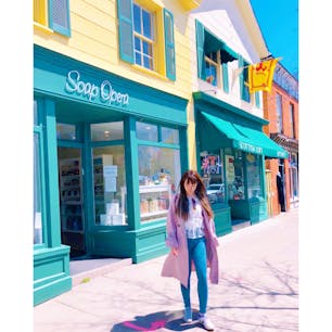 Niagara on the lake🧚‍♀️
ナイアガラの滝から車で20分くらいの小さな村。海外らしいカラフルな街並みで、素敵なお土産を見つけたりカフェで休憩したり♡