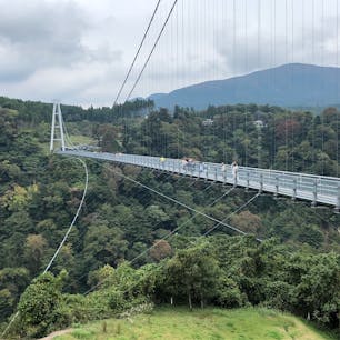 九重夢大吊橋
風・空・空気・・
秋の一日・・
木々の色も
変わり始めてました😍