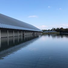美術館内の茶室の見学は予約制です。