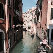 2018.10
水の都ヴェネツィア。
ゴンドラと細い水路。
いつかは沈んでしまうかもしれない街の風景。