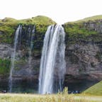 アイスランドの巨大な滝！