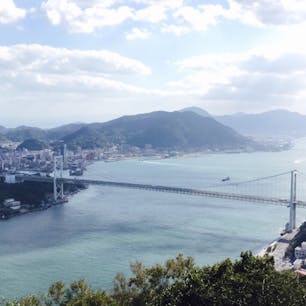 関門橋を山口県の丘から。