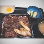 羽田空港国際線ターミナルの吉野家で食べれる牛重。国会議事堂と羽田の吉野家でしか食べれないので国際線を利用される方はぜひ😇