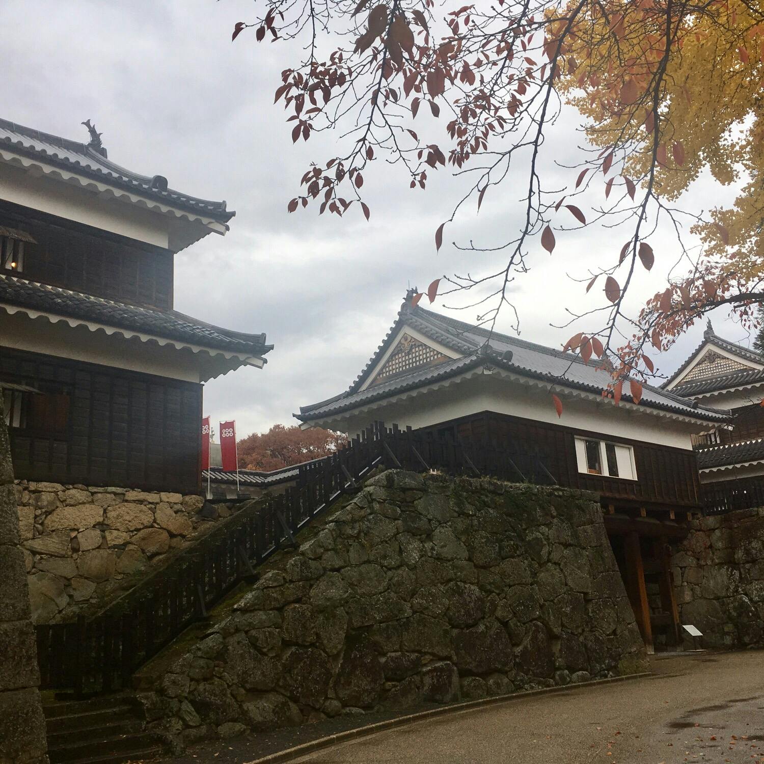 上田城 上田城跡公園 の投稿写真 感想 みどころ 上田城あいにくの雨紅葉美しく真田丸再び トリップノート 上田城 上田城跡公園 の投稿写真 感想 みどころ 上田城あいにくの雨紅葉美しく真田丸再び トリップノート