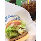 2017.6.4
福島県いわき市
ハンバーガーショップ れたす

ハンバーガーは大好き😍
内装もオシャレで美味しかったです🍔