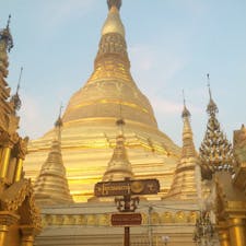 裸足で歩く神聖な場所。
自分の生まれた曜日を調べてお参りを！夜と昼の違う景色を是非堪能したい。