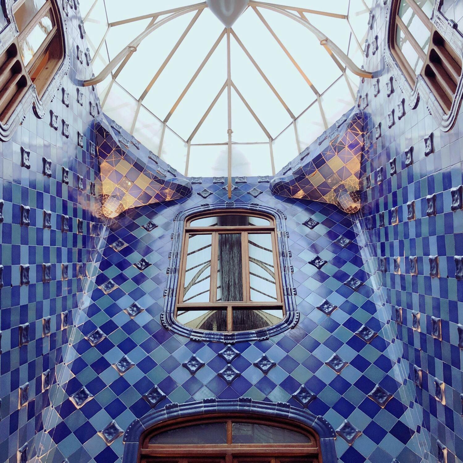 カサ バトリョ Casa Batllo の投稿写真 感想 みどころ 青のタイルが綺麗でした スペイン バルセロナ カサ トリップノート