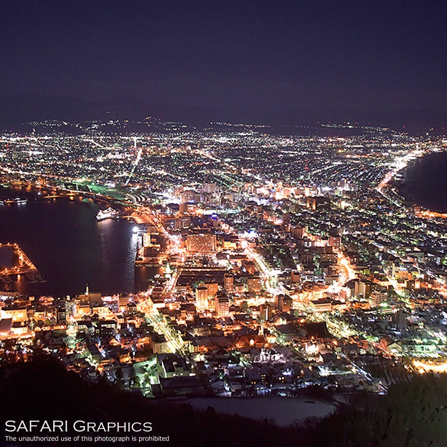 函館山展望台の投稿写真 感想 みどころ 世界三大夜景であり日本三大夜景でもある函館山 右は津軽海峡 トリップノート