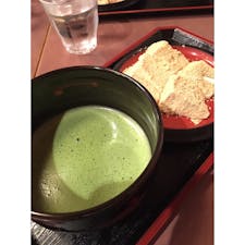 2017.6.5
京都清水寺付近の抹茶屋さん
抹茶は元々苦手なのに😂
味よりは雰囲気を楽しみながら完飲しました笑
