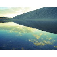 鳥取砂丘で反射した風景写真。
夕方だったのですごく綺麗に見えました