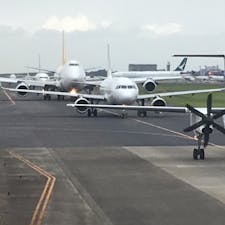 成田空港:渋滞中