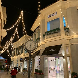 クリスマスイルミネーション
バーニーズNY前にて。
こちらの店舗はレディースオンリーです。