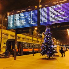 クリスマス前のブダペスト西駅。なんかレトロで趣きが🙆‍♀️