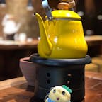 台北、永康街の茶藝館で茶汁ブシャー。