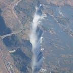 三大瀑布の１つ、ビクトリアの滝。
運がいいと飛行機到着前に機内から見れる事もあります。