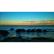 Such a beautiful twilight @Moeraki Boulders in NZ