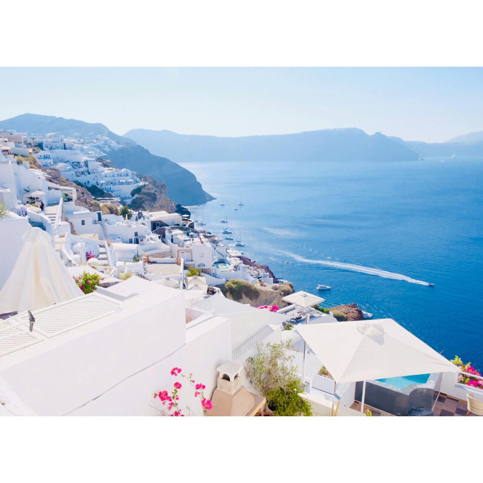 サントリーニ島の投稿写真 感想 みどころ ギリシャ サントリーニ島青い空 青い海 白い建物 トリップノート
