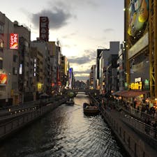 大阪なんば、道頓堀の夕暮れ