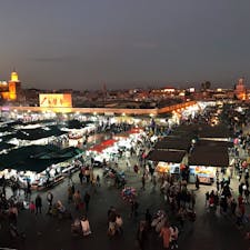 2019.1/21 モロッコ マラケシュ ジャマエルフナ広場の夜景。昼も夜も人がたーくさんでした。