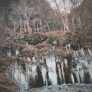 三十槌氷柱の自然氷柱！
人工のものもあって200円で見られるからオススメです！