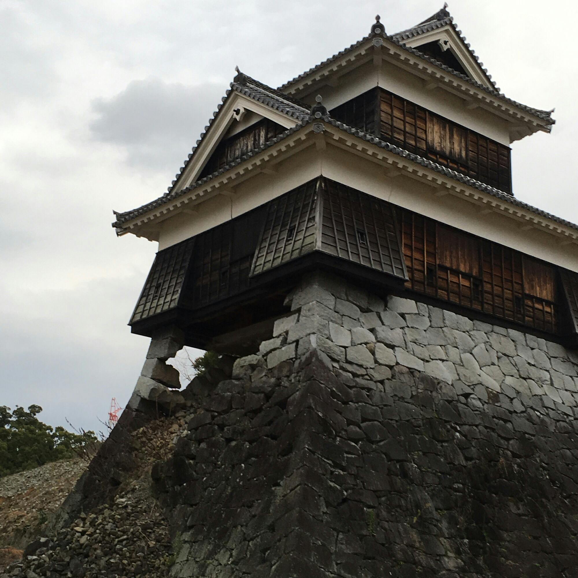 熊本城 くまもとじょう の投稿写真 感想 みどころ 熊本城戌亥櫓 角をわずかに支えている石垣 応援してます トリップノート